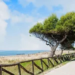 Flat In Seafront With Parking Lejlighed *