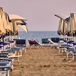 Appartement Flat In Seafront With Parking *