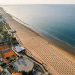 Lejlighed Flat In Seafront With Parking
