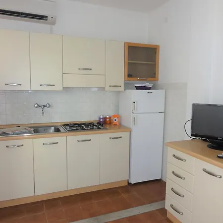 Flat In Seafront With Parking