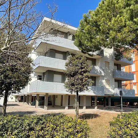 Flat In Seafront With Parking Apartment Bibione