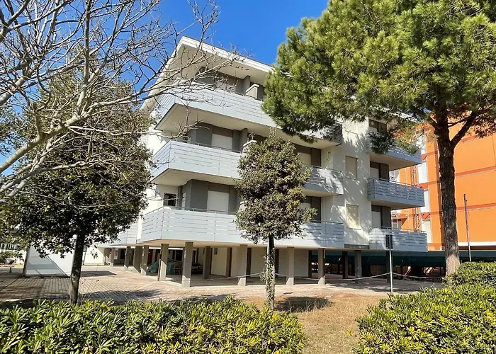 Flat In Seafront With Parking Appartamento Bibione